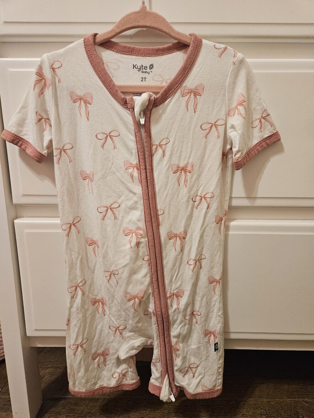 Kyte Baby Bow Zippered Short Romper- Size 2T